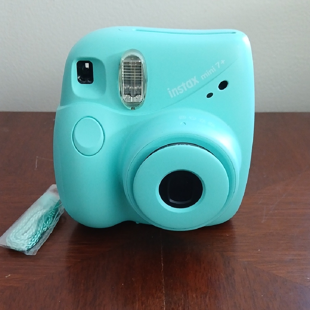 FujiFilm Instax Mini 7+ Compact Film Camera: Teal